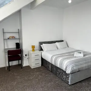 Homestay Le Crescent Lodge, , United Kingdom