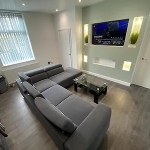  Holiday home Entire Luxury House United Kingdom
